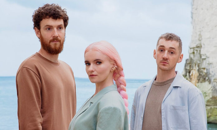 CLEAN BANDIT
